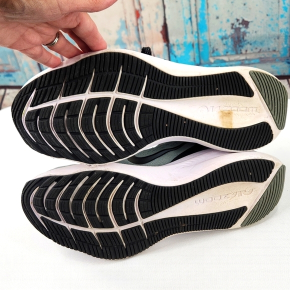 Nike Air Zoom Winflo 7 Running Shoes Gray Black White CJ0291 003 - Picture 7 of 10